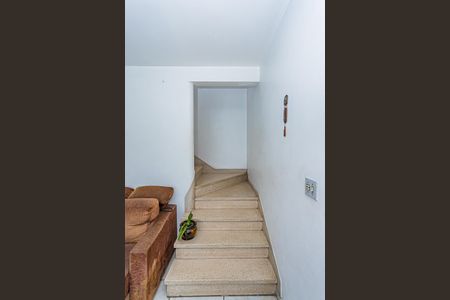 Casa à venda com 176m², 3 quartos e 3 vagasEscada