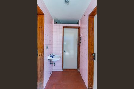 Casa à venda com 176m², 3 quartos e 3 vagasBanheiro de serviço - edícula