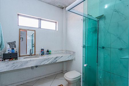 Casa à venda com 176m², 3 quartos e 3 vagasBanheiro