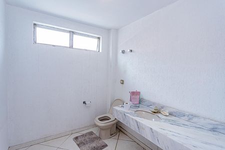 Casa à venda com 176m², 3 quartos e 3 vagasBanheiro