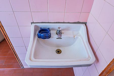 Casa à venda com 176m², 3 quartos e 3 vagasBanheiro de serviço - edícula