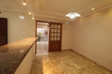 Casa para alugar com 300m², 3 quartos e 2 vagasCozinha