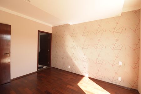 Casa para alugar com 300m², 3 quartos e 2 vagasSuíte