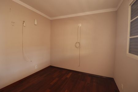 Casa para alugar com 300m², 3 quartos e 2 vagasQuarto