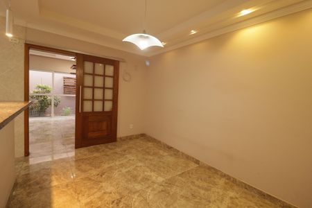 Casa para alugar com 300m², 3 quartos e 2 vagasCozinha