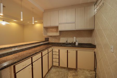 Casa para alugar com 300m², 3 quartos e 2 vagasCozinha