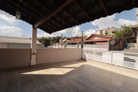 Casa para alugar com 300m², 3 quartos e 2 vagasMezanino