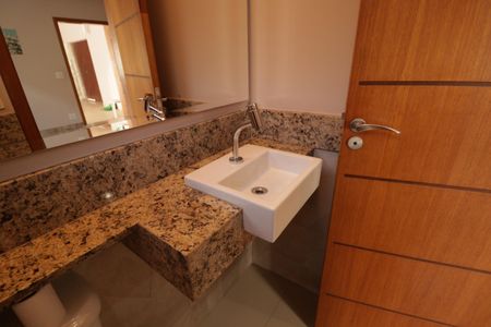 Casa para alugar com 300m², 3 quartos e 2 vagasLavabo