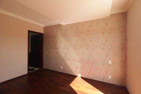 Casa para alugar com 300m², 3 quartos e 2 vagasSuíte