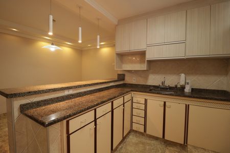 Casa para alugar com 300m², 3 quartos e 2 vagasCozinha