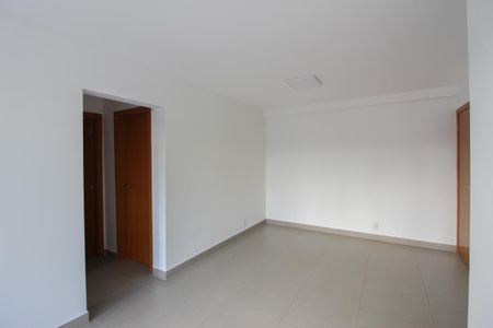 Apartamento para alugar com 131m², 2 quartos e 2 vagasSala