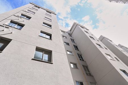 Apartamento à venda com 55m², 2 quartos e 1 vaga Apartamento à venda com 55m², 2 quartos e 1 vagaFachada do bloco