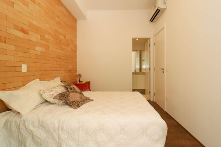 Suíte de apartamento à venda com 2 quartos, 82m² em Vila Madalena, São Paulo