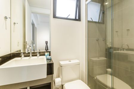 Banheiro de kitnet/studio para alugar com 1 quarto, 37m² em Vila Olímpia, São Paulo