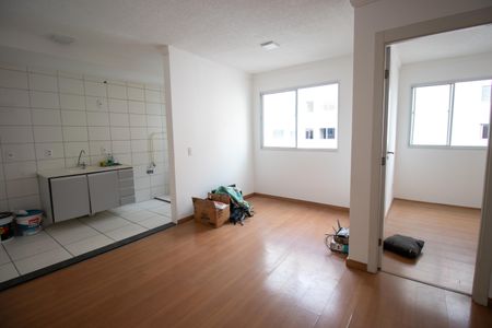Sala de apartamento para alugar com 2 quartos, 48m² em Bonsucesso, Rio de Janeiro