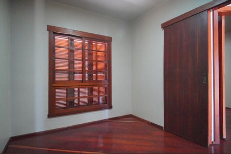 Casa à venda com 288m², 3 quartos e 2 vagasQuarto 1