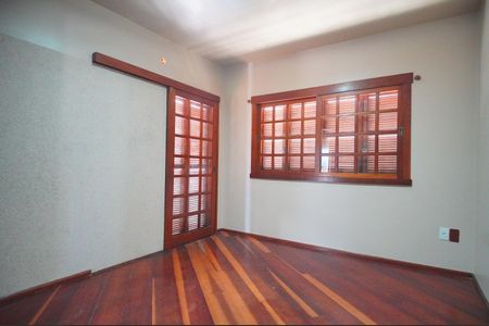 Casa à venda com 288m², 3 quartos e 2 vagasQuarto 2