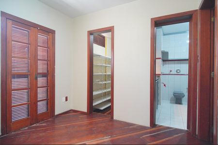 Casa à venda com 288m², 3 quartos e 2 vagasSuíte