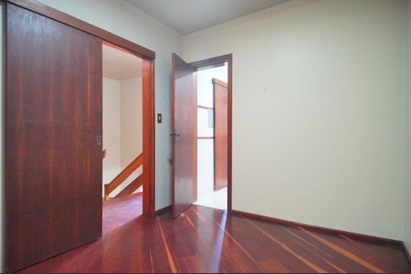 Casa à venda com 288m², 3 quartos e 2 vagasQuarto 1