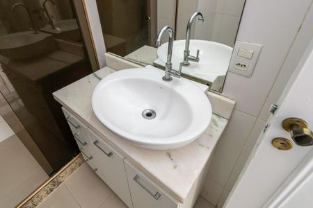 Apartamento à venda com 65m², 2 quartos e 1 vaga Apartamento à venda com 65m², 2 quartos e 1 vagaBanheiro