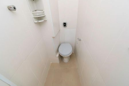 Apartamento à venda com 65m², 2 quartos e 1 vaga Apartamento à venda com 65m², 2 quartos e 1 vagaBanheiro de serviço