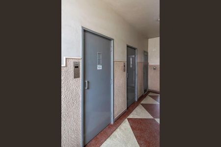 Apartamento à venda com 65m², 2 quartos e 1 vaga Apartamento à venda com 65m², 2 quartos e 1 vagaÁrea comum - Hall dos elevadores
