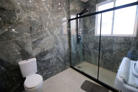 Banheiro de apartamento para alugar com 1 quarto, 45m² em Ramos, Rio de Janeiro