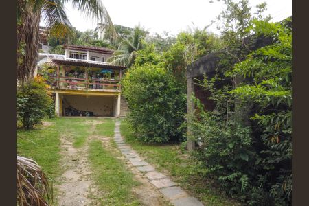 Casa para alugar com 60m², 2 quartos e 2 vagasQuintal