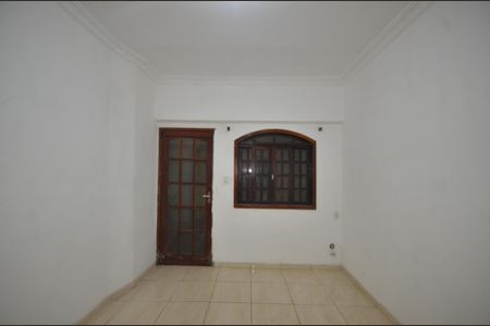 Sala de casa para alugar com 2 quartos, 70m² em Vila Valqueire, Rio de Janeiro