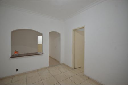 Sala de casa para alugar com 2 quartos, 70m² em Vila Valqueire, Rio de Janeiro