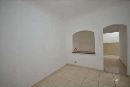 Sala de casa para alugar com 2 quartos, 70m² em Vila Valqueire, Rio de Janeiro