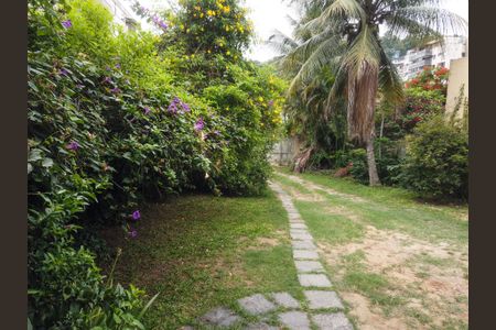 Casa para alugar com 40m², 1 quarto e 2 vagasQuintal