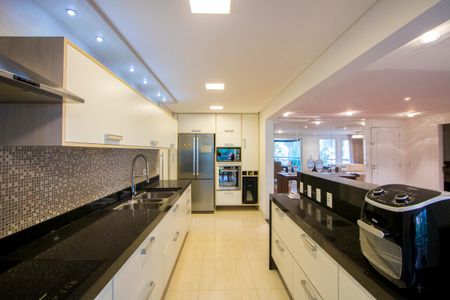 Apartamento para alugar com 124m², 2 quartos e 2 vagasCozinha