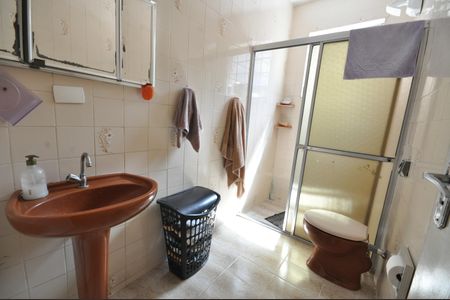 Casa à venda com 297m², 6 quartos e 4 vagasBanheiro Social