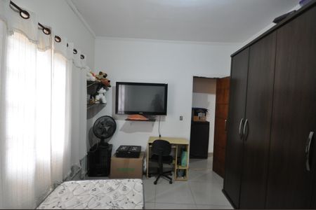 Casa à venda com 297m², 6 quartos e 4 vagasQuarto 