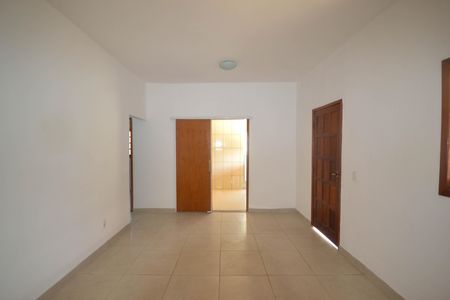 Casa para alugar com 3 quartos, 200m² em São Bernardo, Belford Roxo