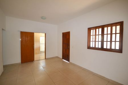 Casa para alugar com 3 quartos, 200m² em São Bernardo, Belford Roxo