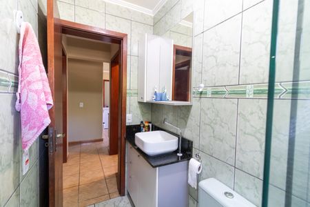 Casa à venda com 152m², 3 quartos e 2 vagas Casa à venda com 152m², 3 quartos e 2 vagasBanheiro