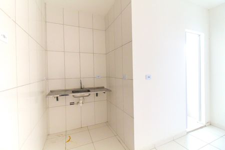 Quarto/Cozinha de casa para alugar com 1 quarto, 20m² em Vila Taquari, São Paulo