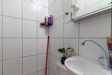 Casa de condomínio à venda com 72m², 2 quartos e sem vagaBanheiro