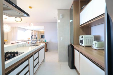 Apartamento à venda com 125m², 3 quartos e 2 vagas Apartamento à venda com 125m², 3 quartos e 2 vagasCozinha