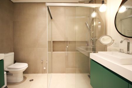 Banheiro da Suíte   de apartamento para alugar com 2 quartos, 108m² em Moema, São Paulo