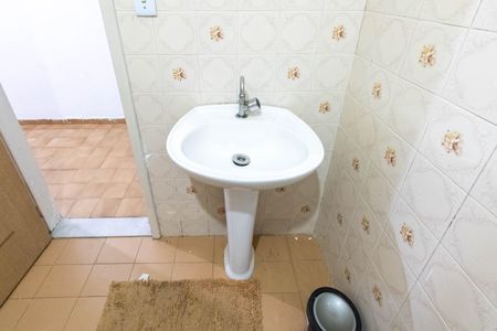 Casa para alugar com 100m², 3 quartos e 2 vagasBanheiro Social