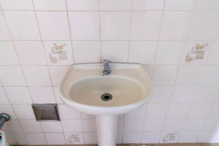 Casa para alugar com 100m², 3 quartos e 2 vagasBanheiro do Quarto 2