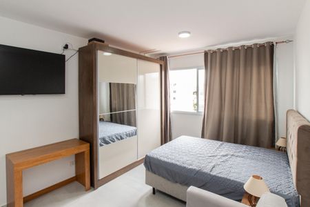 Quarto e Sala de apartamento à venda com 1 quarto, 24m² em Vila Mazzei, São Paulo