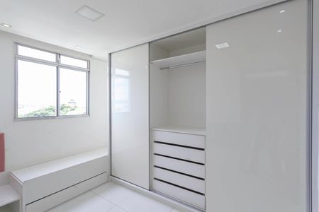 Quarto 1 de apartamento à venda com 2 quartos, 49m² em Cabral, Contagem
