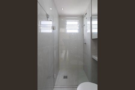 Apartamento para alugar com 49m², 2 quartos e 2 vagasBanheiro social 