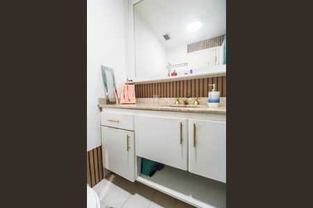 Apartamento à venda com 70m², 2 quartos e 1 vaga Apartamento à venda com 70m², 2 quartos e 1 vagaBanheiro