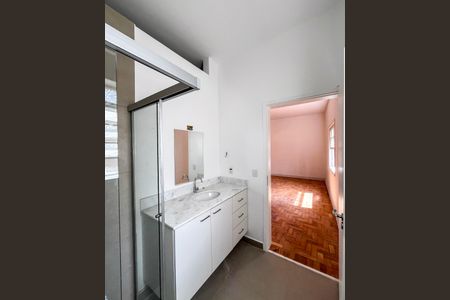 Apartamento para alugar com 120m², 3 quartos e sem vagaBanheiro