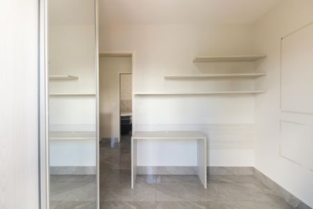 Casa de condomínio à venda com 110m², 3 quartos e 2 vagasQuarto 2